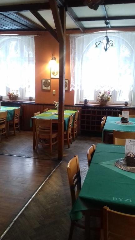 Penzion Uran Stráž pod Ralskem Bagian luar foto
